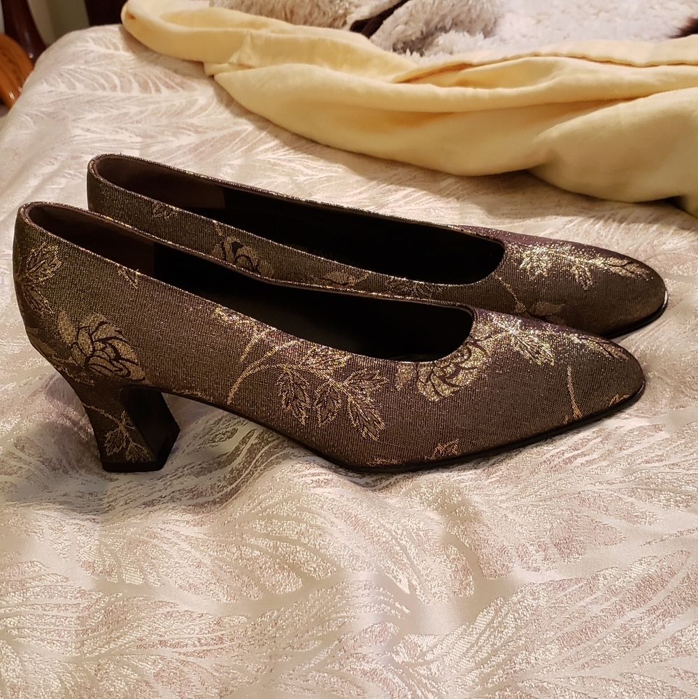 FINAL SALE Salvatore Ferragamo Fabric Covered Shoes, Size 7C (wide), Heels 2.5"